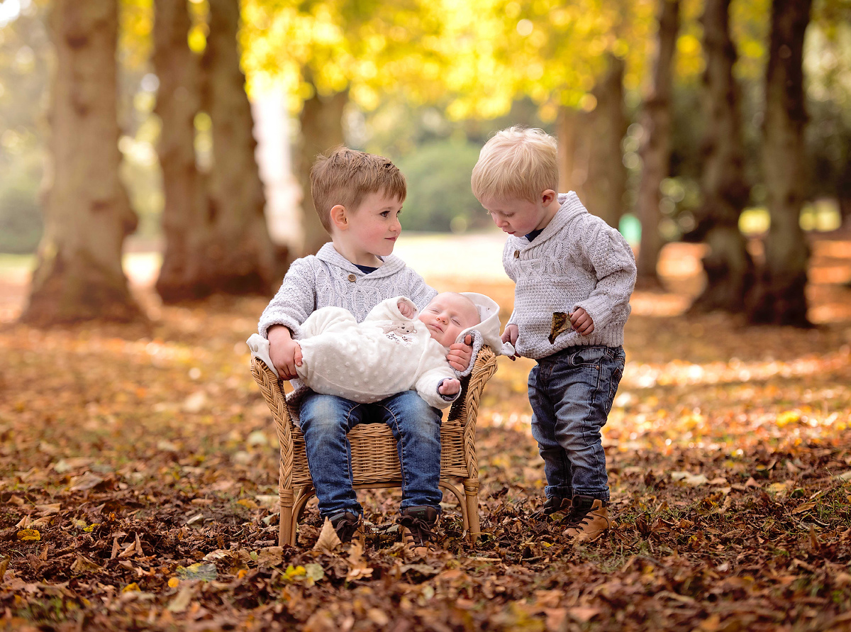 Family photo shoot with siblings