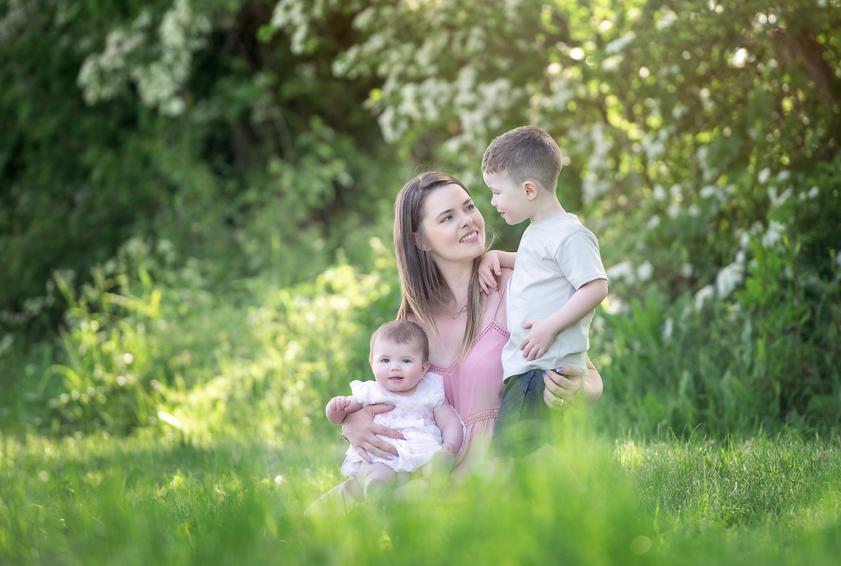 Family photo shoot with mum and daughter